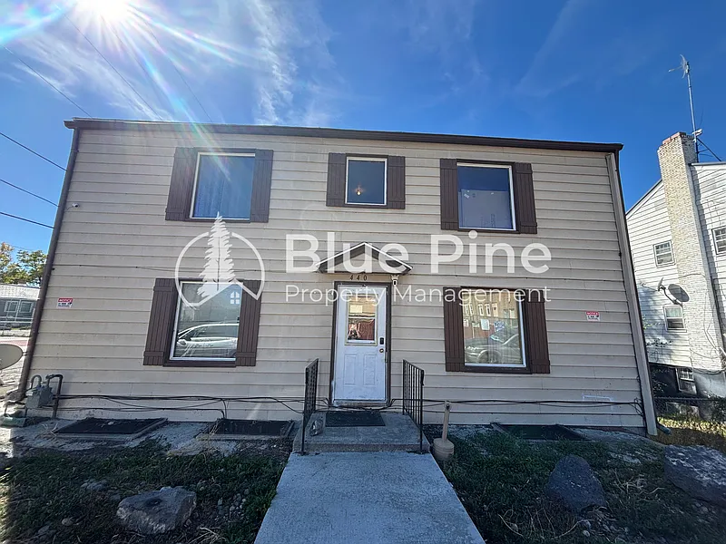440 Walnut St #8