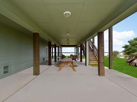 5th image of 1322 W Bayshore Dr
