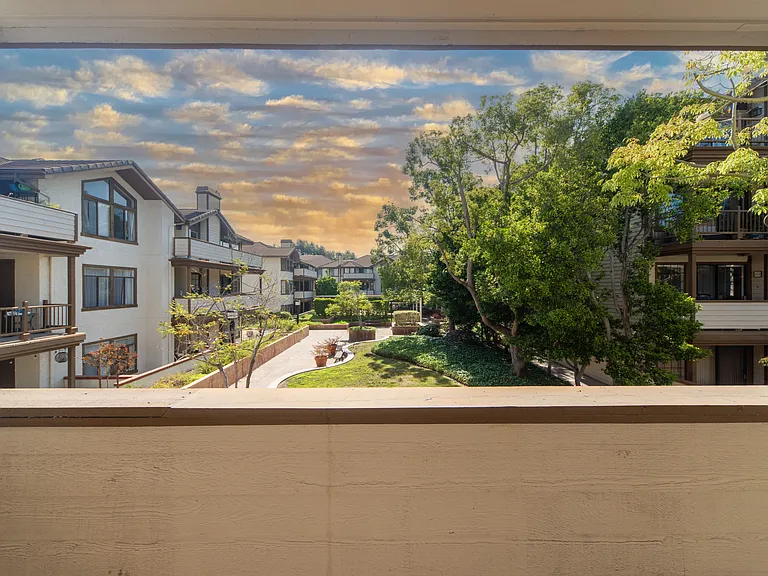 2571 Plaza Del Amo #209 — Photo 4