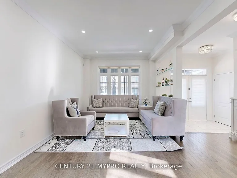 13 N Rexford Dr — Photo 3