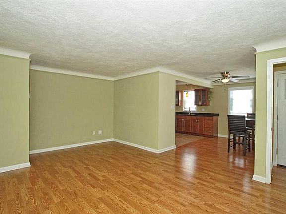 3rd image of 1251 Orchard Heights Dr