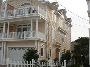 212 11th St N #A, Brigantine, NJ 08203