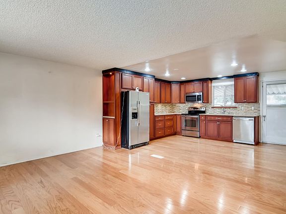 4th image of 1119 156th St E