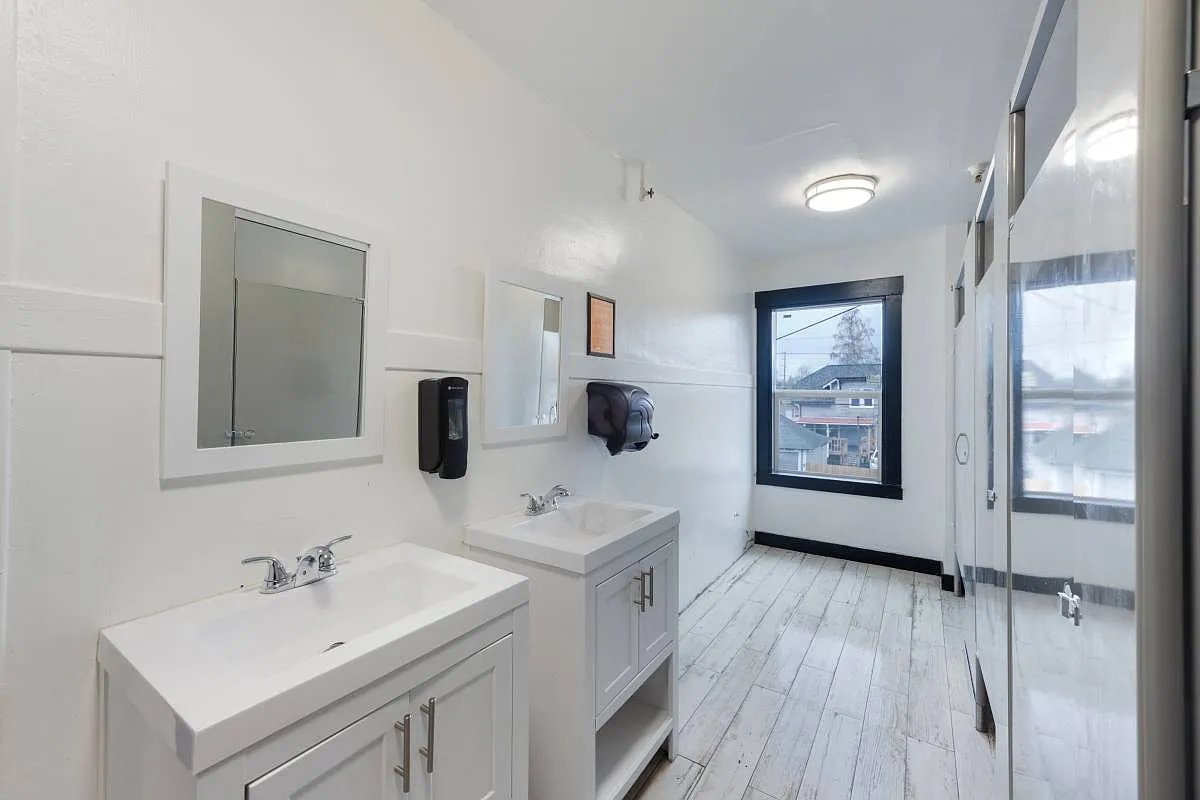 Studio, 100 sqft, $695 — Photo 1
