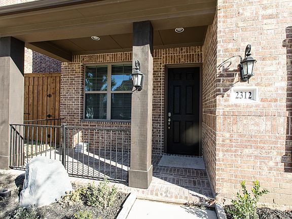 2nd image of 2312 Royal Crescent Dr N