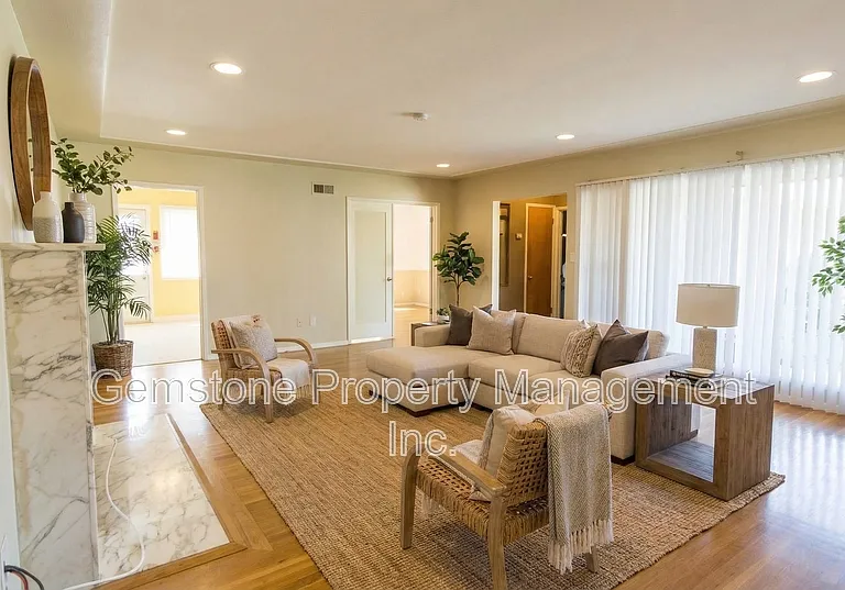 4947 63rd St — Photo 27