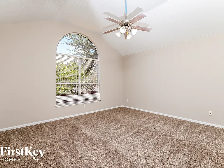2225 Crary Mdw — Photo 9