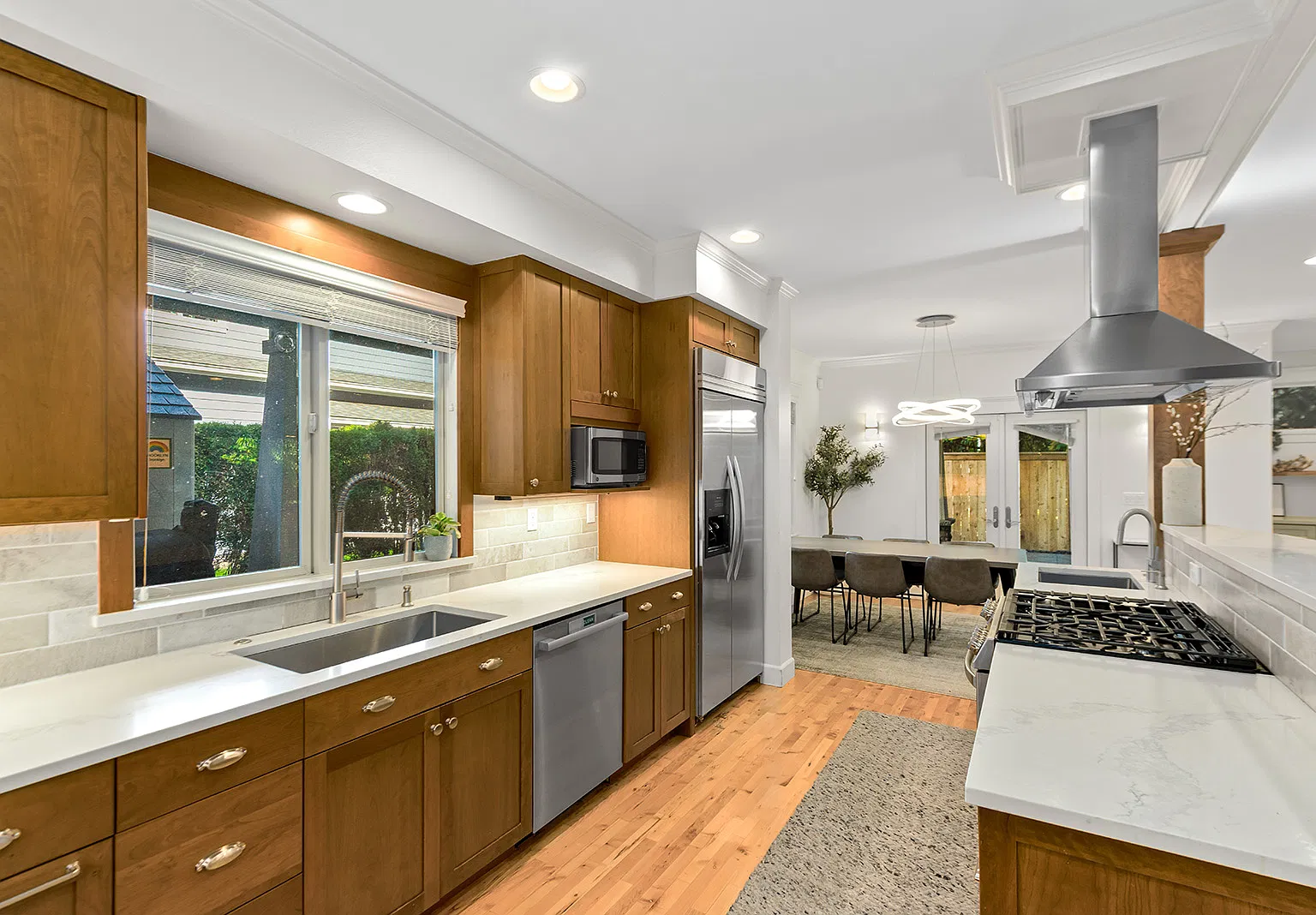 4 bed, 3152 sqft, $7,250 — Photo 3