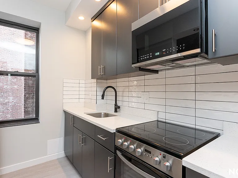 66-10 Grand Ave #C4 — Photo 10