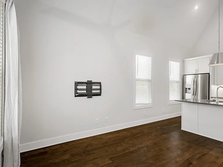 700 James Ave #19 — Photo 8