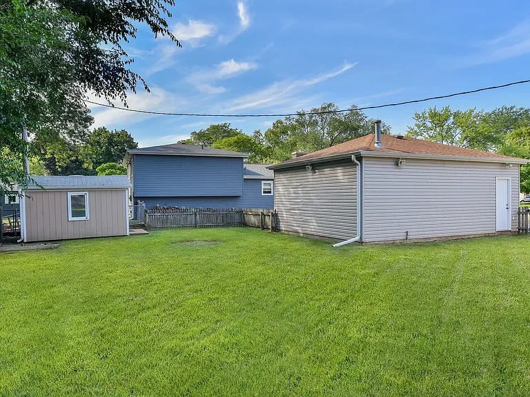 5S480 Campbell Dr — Photo 4