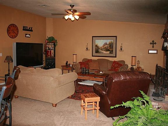 5th image of 636 Saddleback Dr