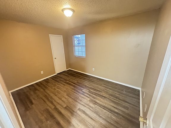 5th image of 1589 Yager Rd