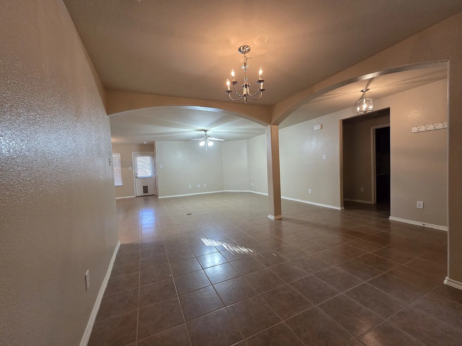 For Lease In Heartland, Tx! 2007 Samantha Lane ; $2,000/Month — Photo 3