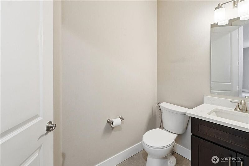 5th image of 8316 Wildwood Avenue SW