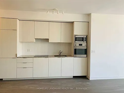 11 Wellesley St W Photo 1