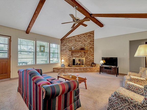 3rd image of 2603 Dogwood Dr