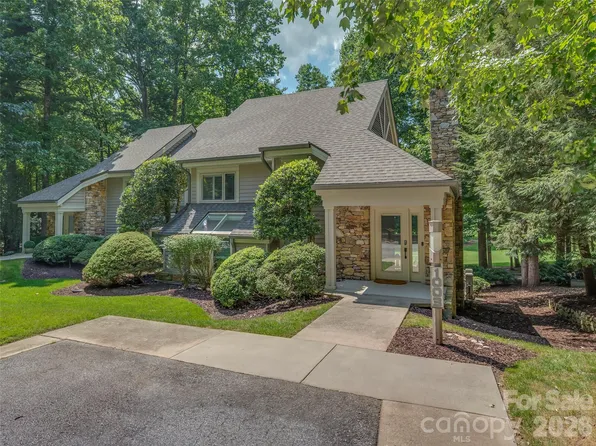 1003 Indian Cave Rd, Hendersonville, NC 28739