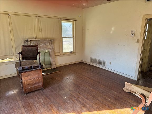 3rd image of 803 N 13th St