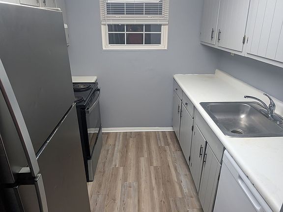 2nd image of 3811 Rohling Oaks Dr APT 807