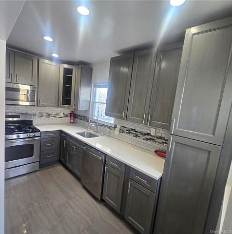 1st image of 182-19 147th Ave Floor 1