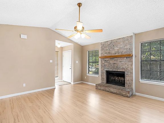 3rd image of 5510 Creekridge Dr