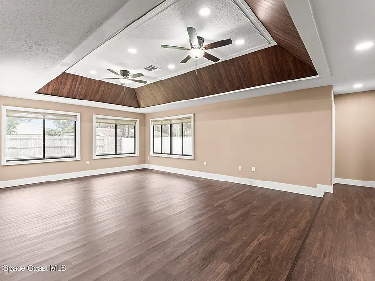 6424 Dane Ave — Photo 9