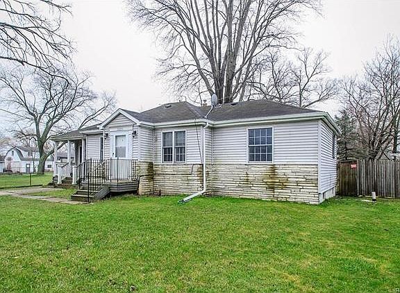 3rd image of 28231 Hanover Blvd
