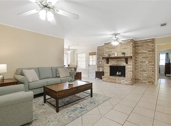 5th image of 2704 Taft Park