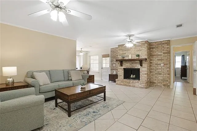 2704 Taft Park — Photo 5