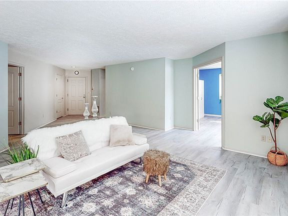 3rd image of 362 Village Pointe Dr #1-A