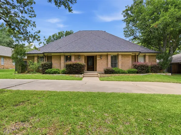 1515 Oak Forest Dr, Graham, TX 76450