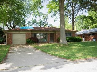 5 Elizabeth Dr, Belleville, IL