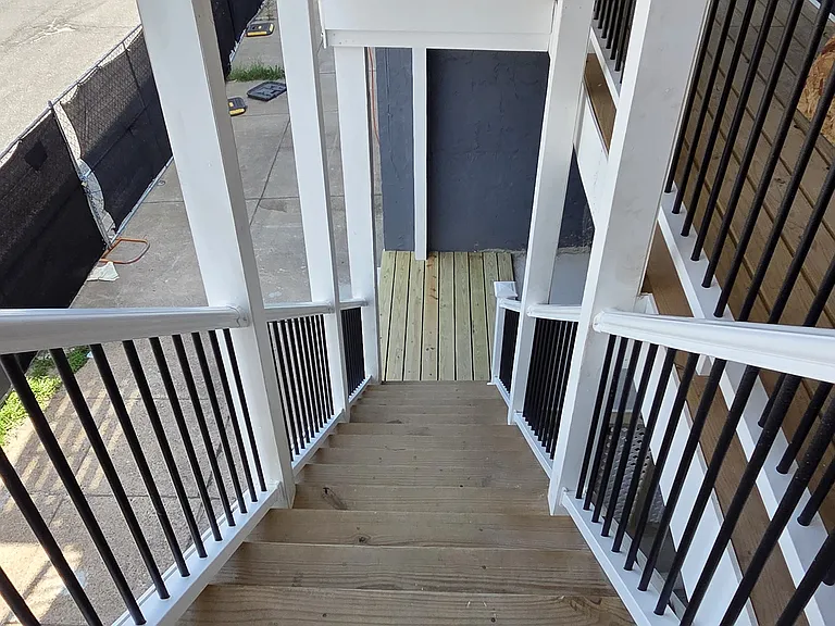 301 W 3rd St #9 — Photo 6