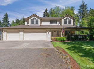 223 Studebaker Rd #1, Castle Rock, WA 98611