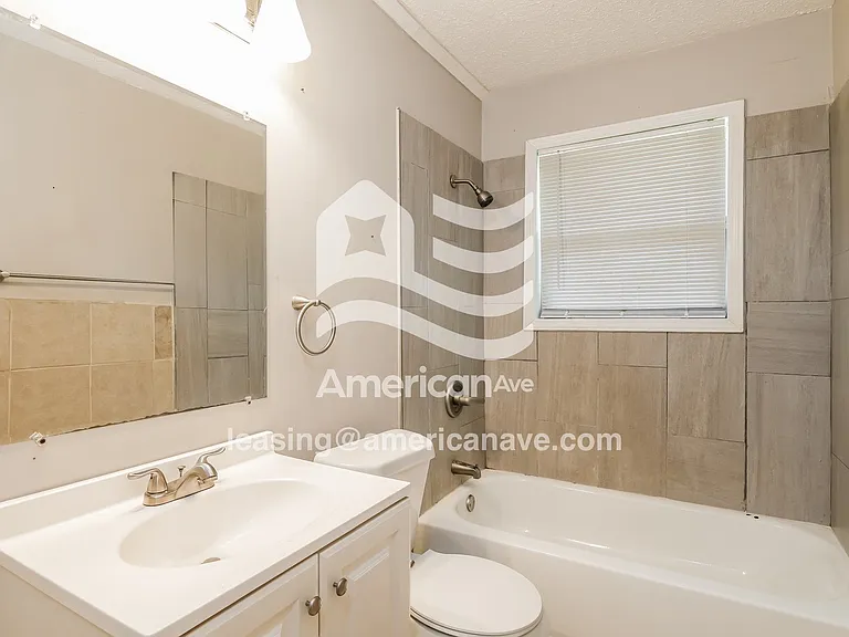 1151990_013_bathroom_13.jpg
