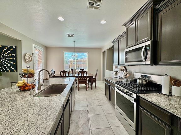 3rd image of 12373 N Sandby Green Dr