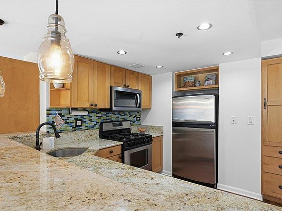 4th image of 700 1st St APT 3H