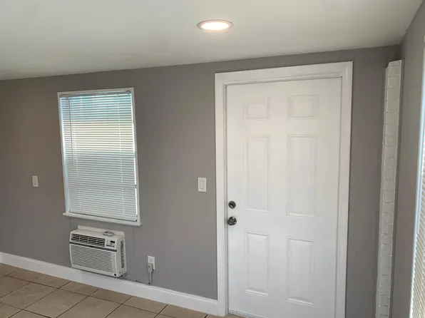 5002 Parker Ave, West Palm Beach, FL 33405