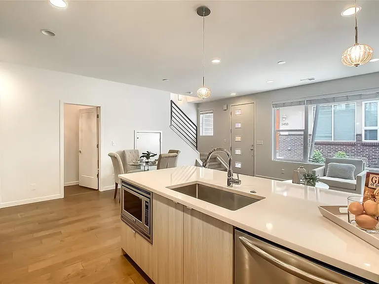 3464 Albion St — Photo 11