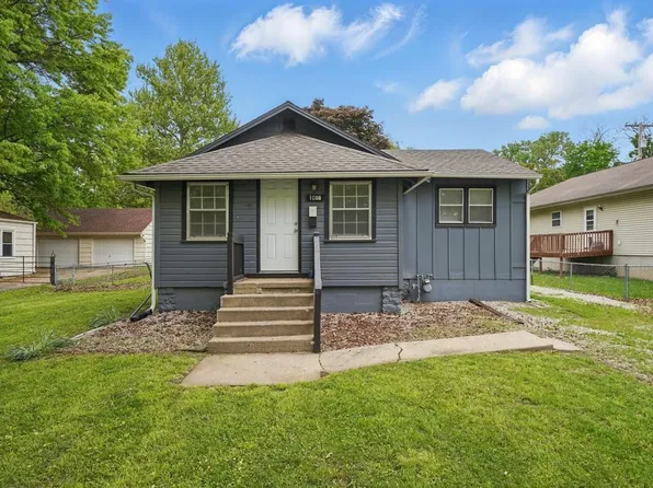 1008 Dewey St, Grandview, MO 64030