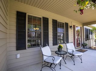 536 Long Hill Rd, Gurnee, IL 60031