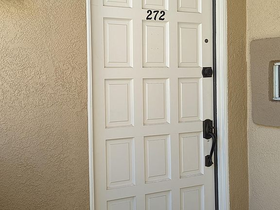 2nd image of 23633 Del Monte Dr #272-1