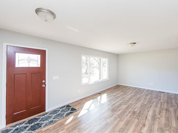 5th image of 8174 Stuart Ct