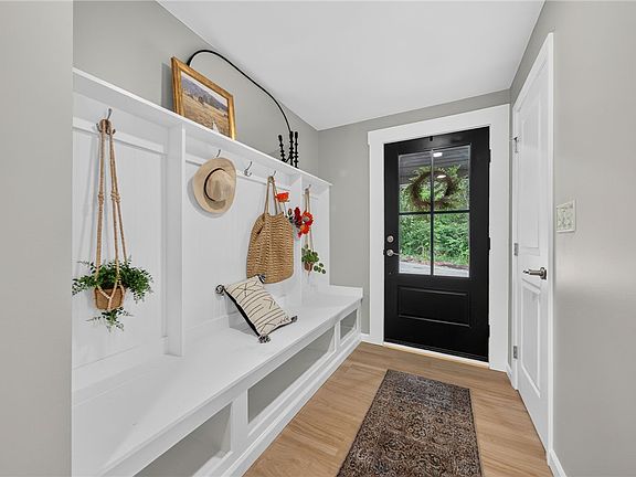3rd image of 54 Sherlock Cir