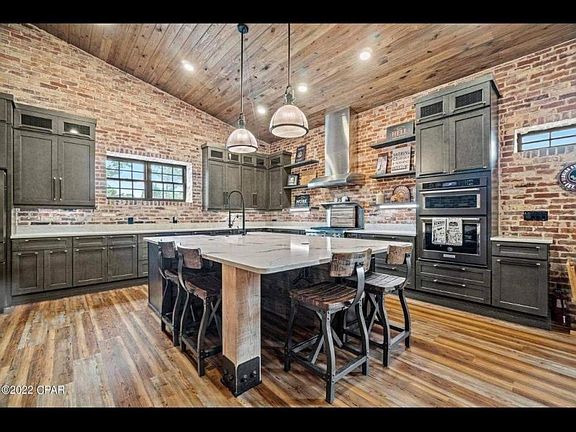 4th image of 9403 Sonya Cir