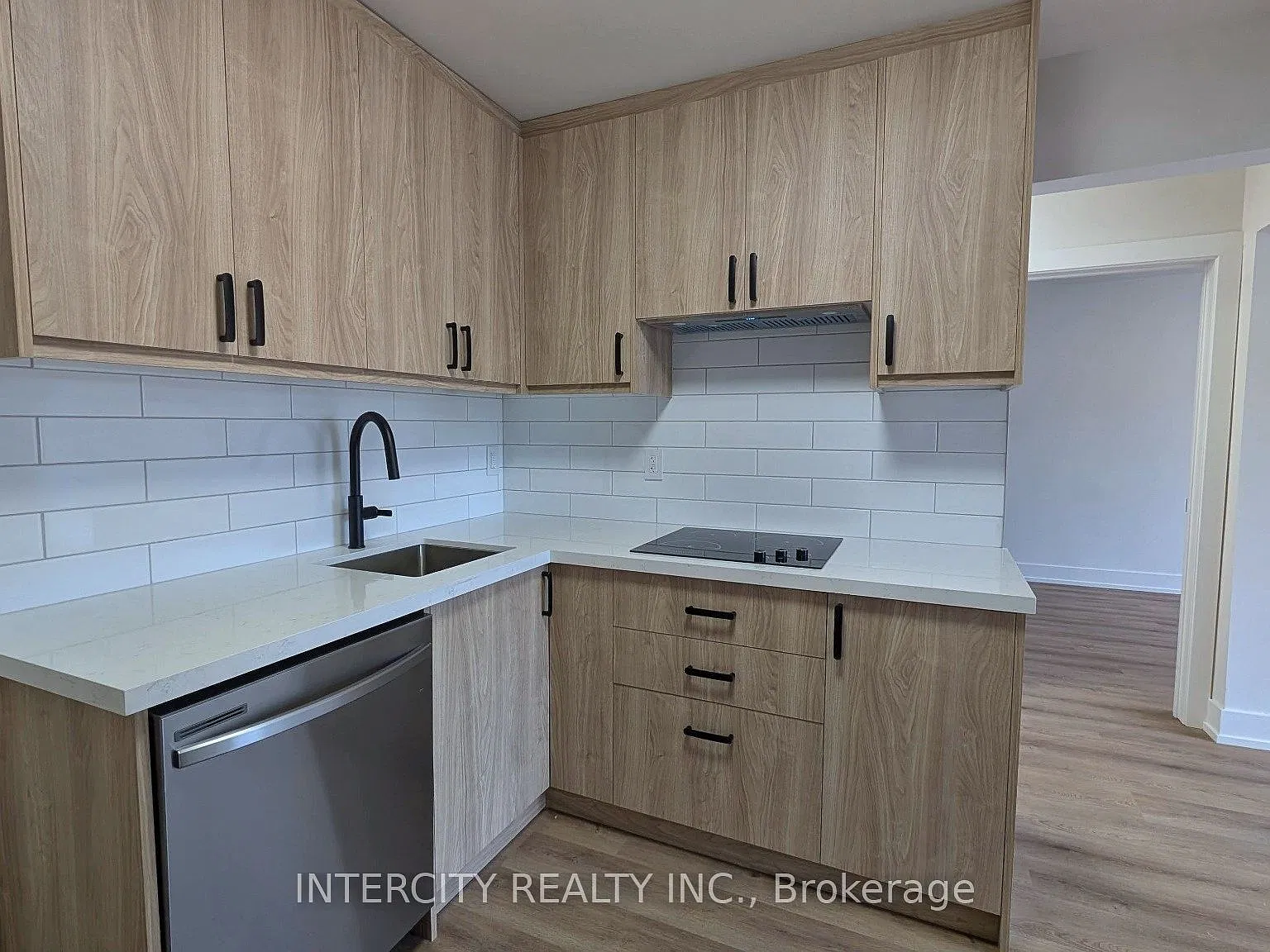 1 bed, $2,000 — Photo 1