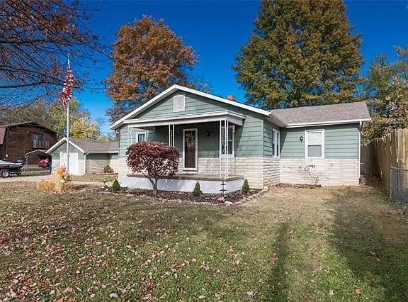 3rd image of 5220 Lakeview Dr