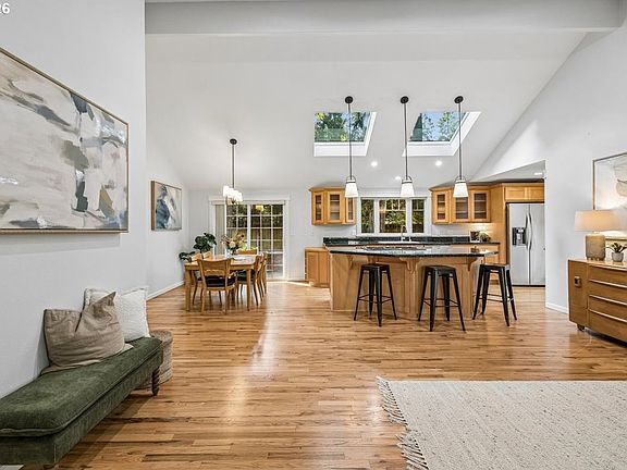 3rd image of 5272 Tree St