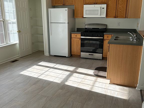 5th image of 1137 Lindsay Ln